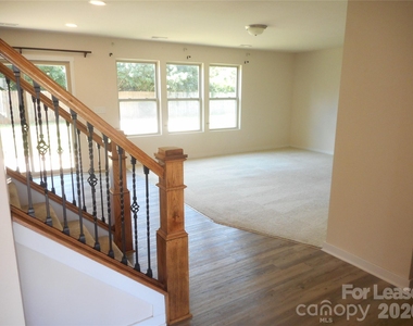 7156 Pitzer Drive - Photo Thumbnail 14