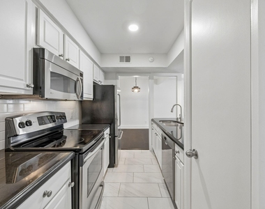 5916 Sandhurst Lane - Photo Thumbnail 17