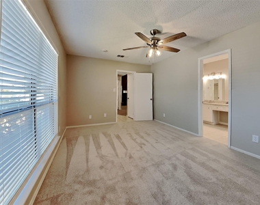 4141 Malone Avenue - Photo Thumbnail 8