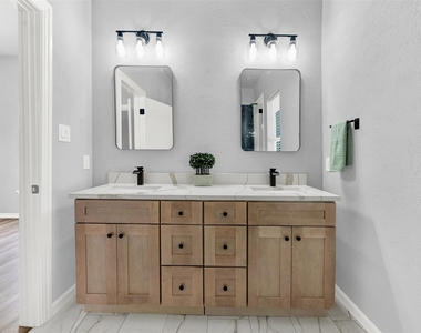 909 E High Street - Photo Thumbnail 7