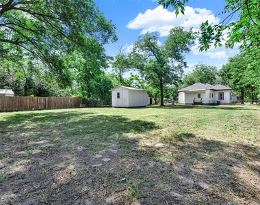 909 E High Street - Photo Thumbnail 10