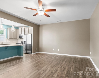 8176 Sheffield Drive - Photo Thumbnail 7