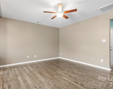 8176 Sheffield Drive - Photo Thumbnail 10