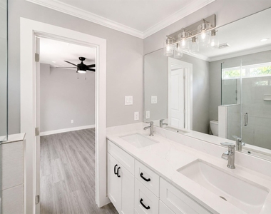 1306 Locust Street - Photo Thumbnail 13