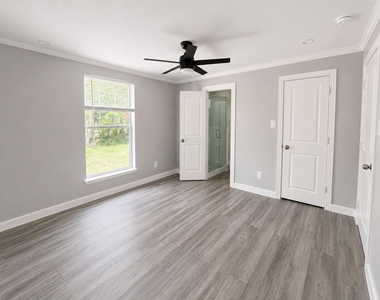 1306 Locust Street - Photo Thumbnail 11