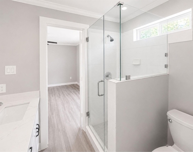 1306 Locust Street - Photo Thumbnail 5