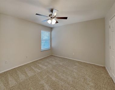 8712 Limestone Drive - Photo Thumbnail 12