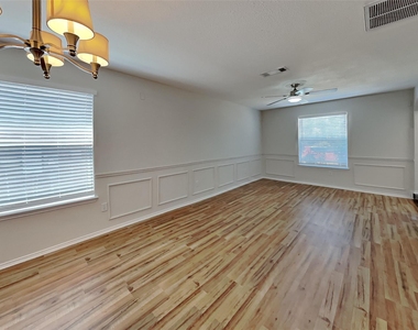 8712 Limestone Drive - Photo Thumbnail 3