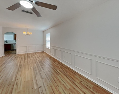 8712 Limestone Drive - Photo Thumbnail 4
