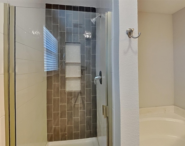 8712 Limestone Drive - Photo Thumbnail 9