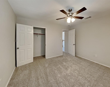 8712 Limestone Drive - Photo Thumbnail 13