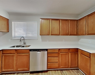 8712 Limestone Drive - Photo Thumbnail 5