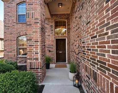 928 Albany Drive - Photo Thumbnail 2
