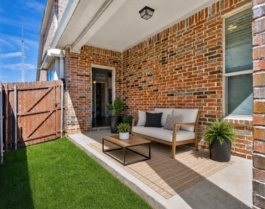 928 Albany Drive - Photo Thumbnail 17