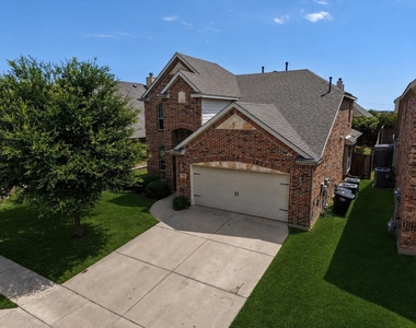 928 Albany Drive - Photo Thumbnail 1