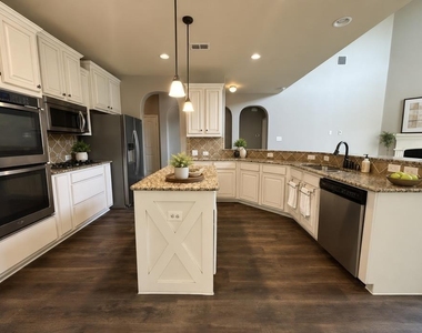 928 Albany Drive - Photo Thumbnail 9