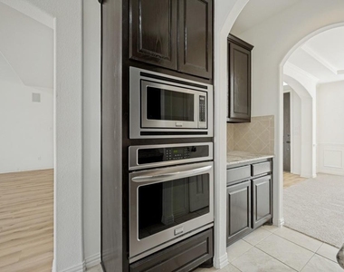 233 Chappellet Street - Photo Thumbnail 9