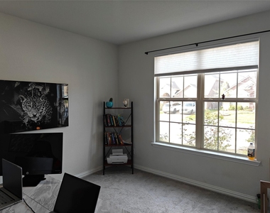 1001 Azure Lane - Photo Thumbnail 10
