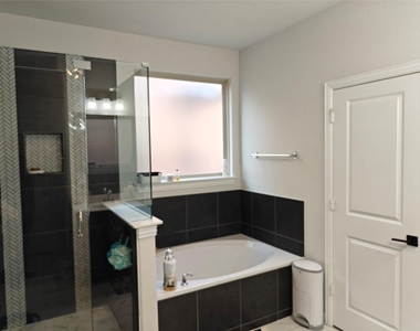 1001 Azure Lane - Photo Thumbnail 16