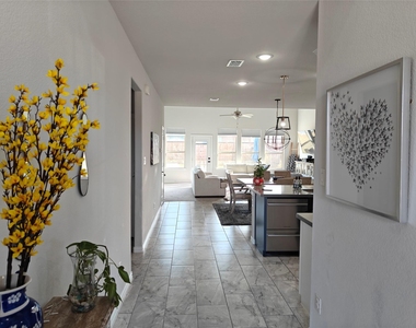 1001 Azure Lane - Photo Thumbnail 2