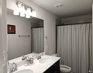1001 Azure Lane - Photo Thumbnail 24