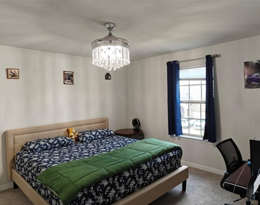 1001 Azure Lane - Photo Thumbnail 21