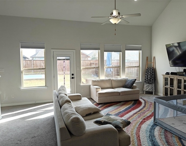 1001 Azure Lane - Photo Thumbnail 8