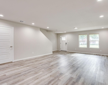 931 River Road - Photo Thumbnail 4