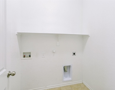 8817 Poynter Street - Photo Thumbnail 19