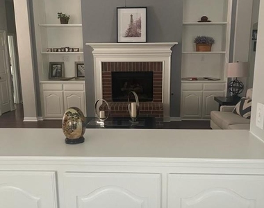 402 Buttonwood Drive - Photo Thumbnail 3