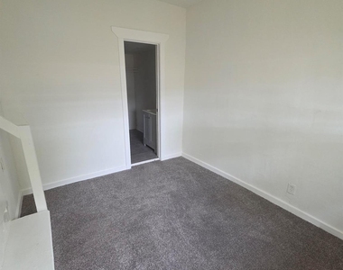 3328 Lynnfield Drive - Photo Thumbnail 3