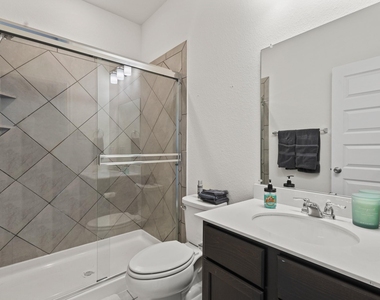 925 West Drive - Photo Thumbnail 9