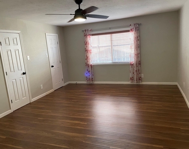 1909 Rambling Ridge Lane - Photo Thumbnail 13
