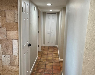 1909 Rambling Ridge Lane - Photo Thumbnail 9