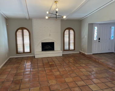 1909 Rambling Ridge Lane - Photo Thumbnail 3