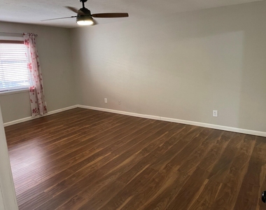 1909 Rambling Ridge Lane - Photo Thumbnail 12