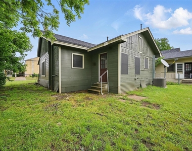 906 E Houston Street - Photo Thumbnail 24