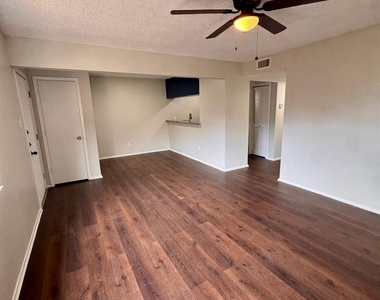 624 E 3rd Street - Photo Thumbnail 4
