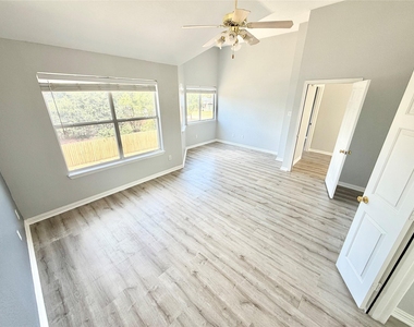 2501 Stetson Drive - Photo Thumbnail 22