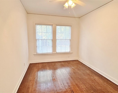 5542 Longview Street - Photo Thumbnail 9