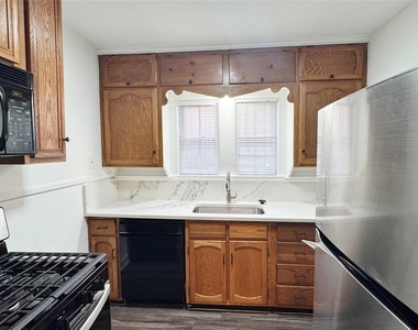 5542 Longview Street - Photo Thumbnail 6