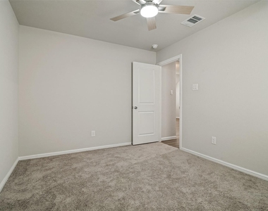 1801 Hazer Lane - Photo Thumbnail 20