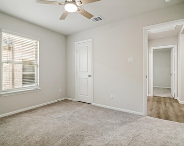 1801 Hazer Lane - Photo Thumbnail 18