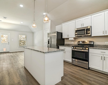 1801 Hazer Lane - Photo Thumbnail 7