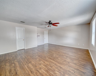 4212 Dolores Street - Photo Thumbnail 7