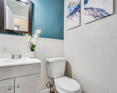 7 W Mountain Lane - Photo Thumbnail 14