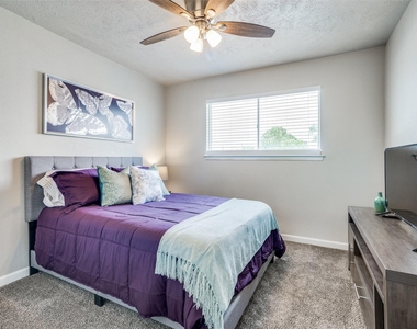 7 W Mountain Lane - Photo Thumbnail 11