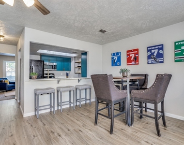 7 W Mountain Lane - Photo Thumbnail 7