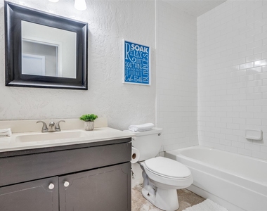 7 W Mountain Lane - Photo Thumbnail 12