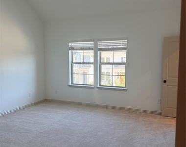 7328 Grant Avenue - Photo Thumbnail 10